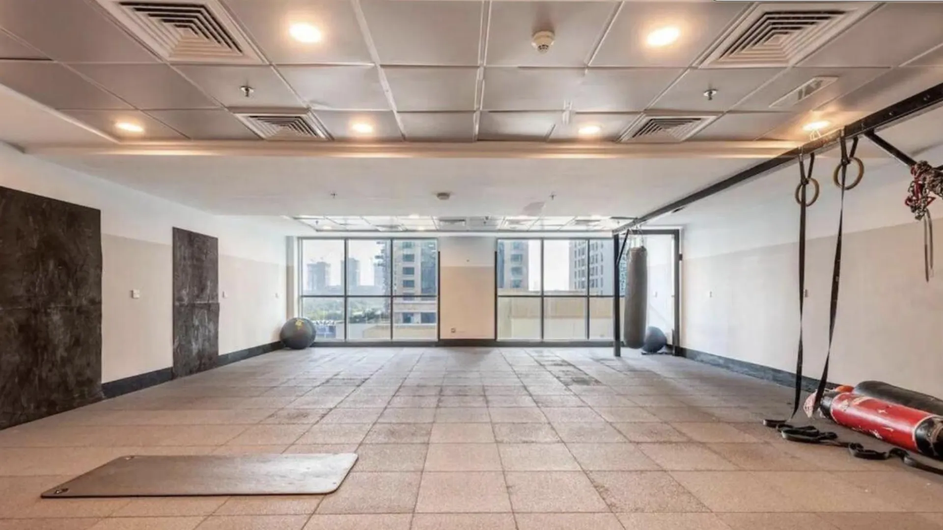 Apartment Spacious Upgraded & Elegant - 1Br Dubai