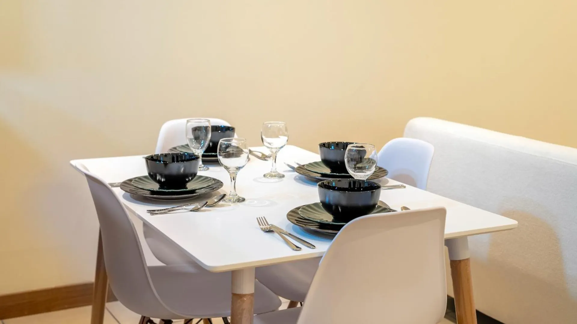 Apartment Spacious Upgraded & Elegant - 1Br Dubai