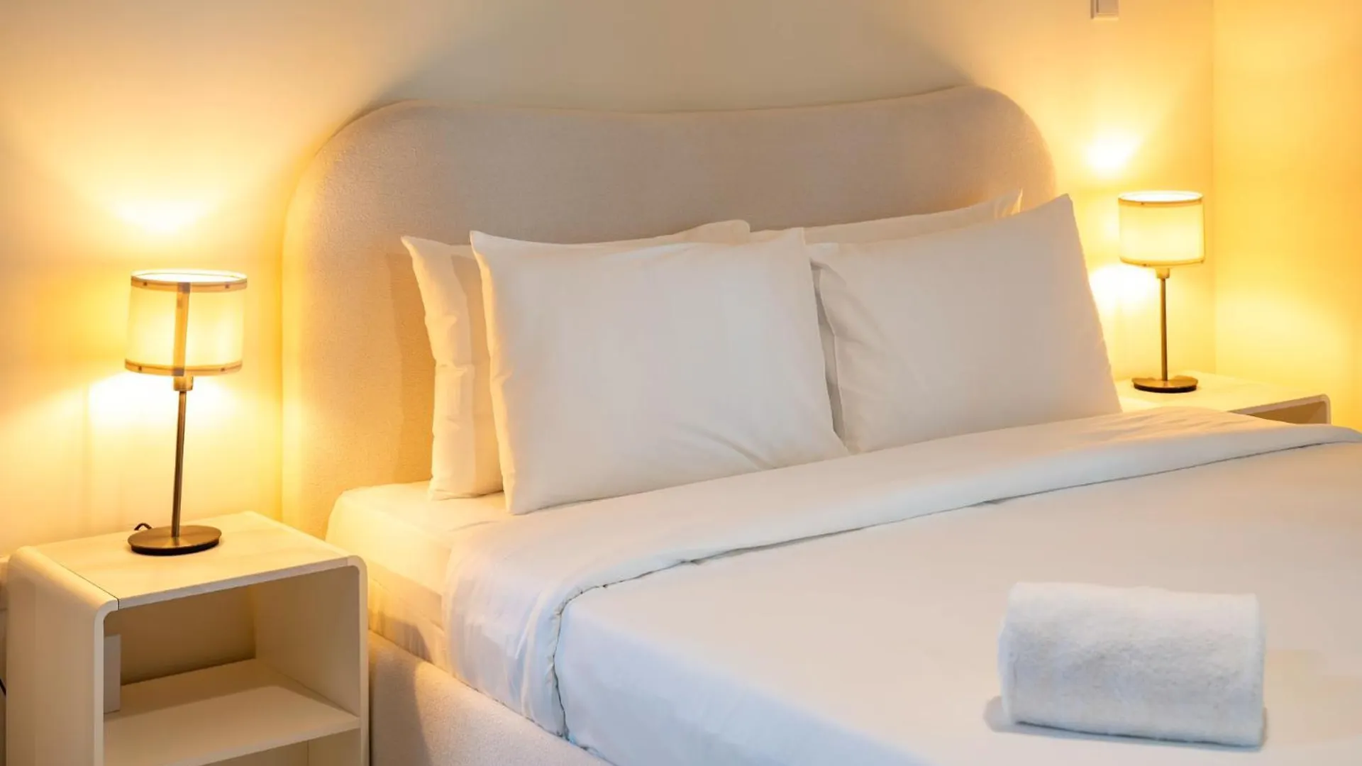 Spacious Upgraded & Elegant - 1Br Dubai 0*,  United Arab Emirates