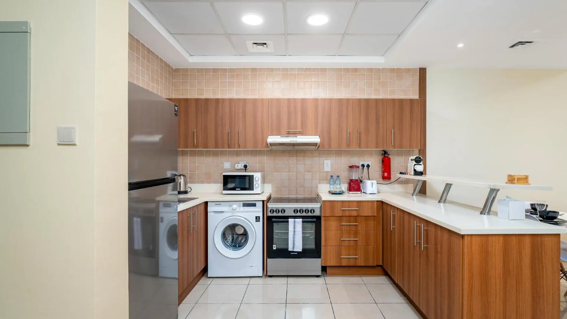 Spacious Upgraded & Elegant - 1Br Dubai 0*,