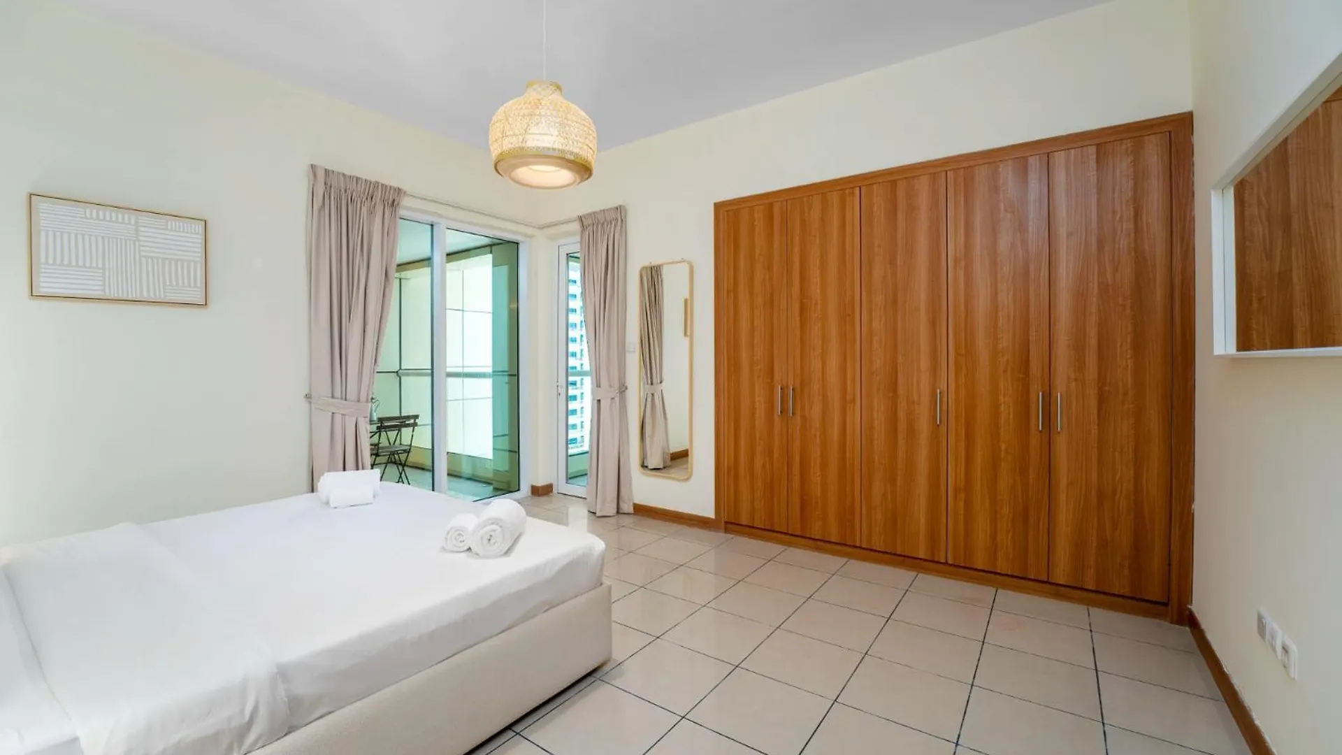 Spacious Upgraded & Elegant - 1Br Dubai