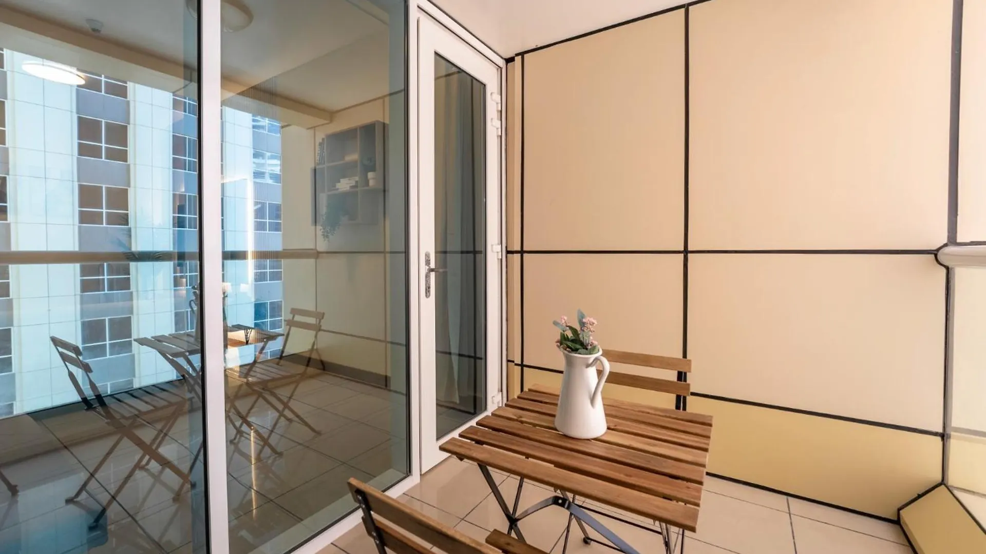 Apartment Spacious Upgraded & Elegant - 1Br Dubai