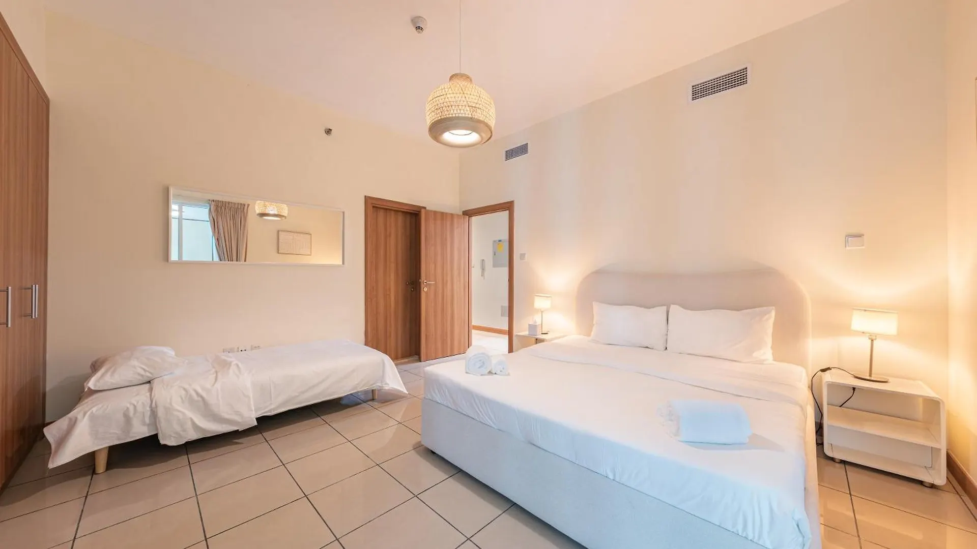 Apartment Spacious Upgraded & Elegant - 1Br Dubai United Arab Emirates