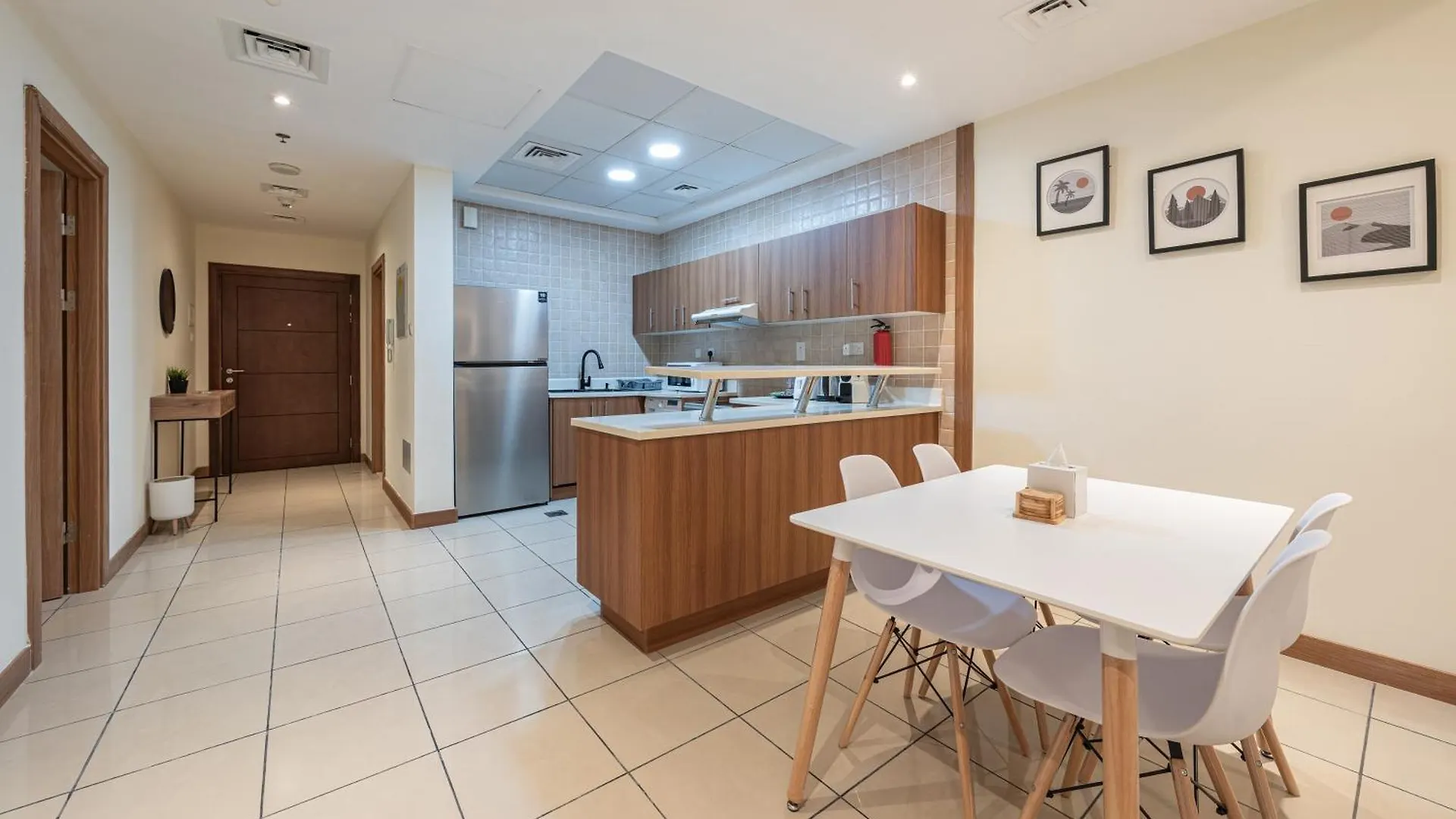 Apartment Spacious Upgraded & Elegant - 1Br Dubai