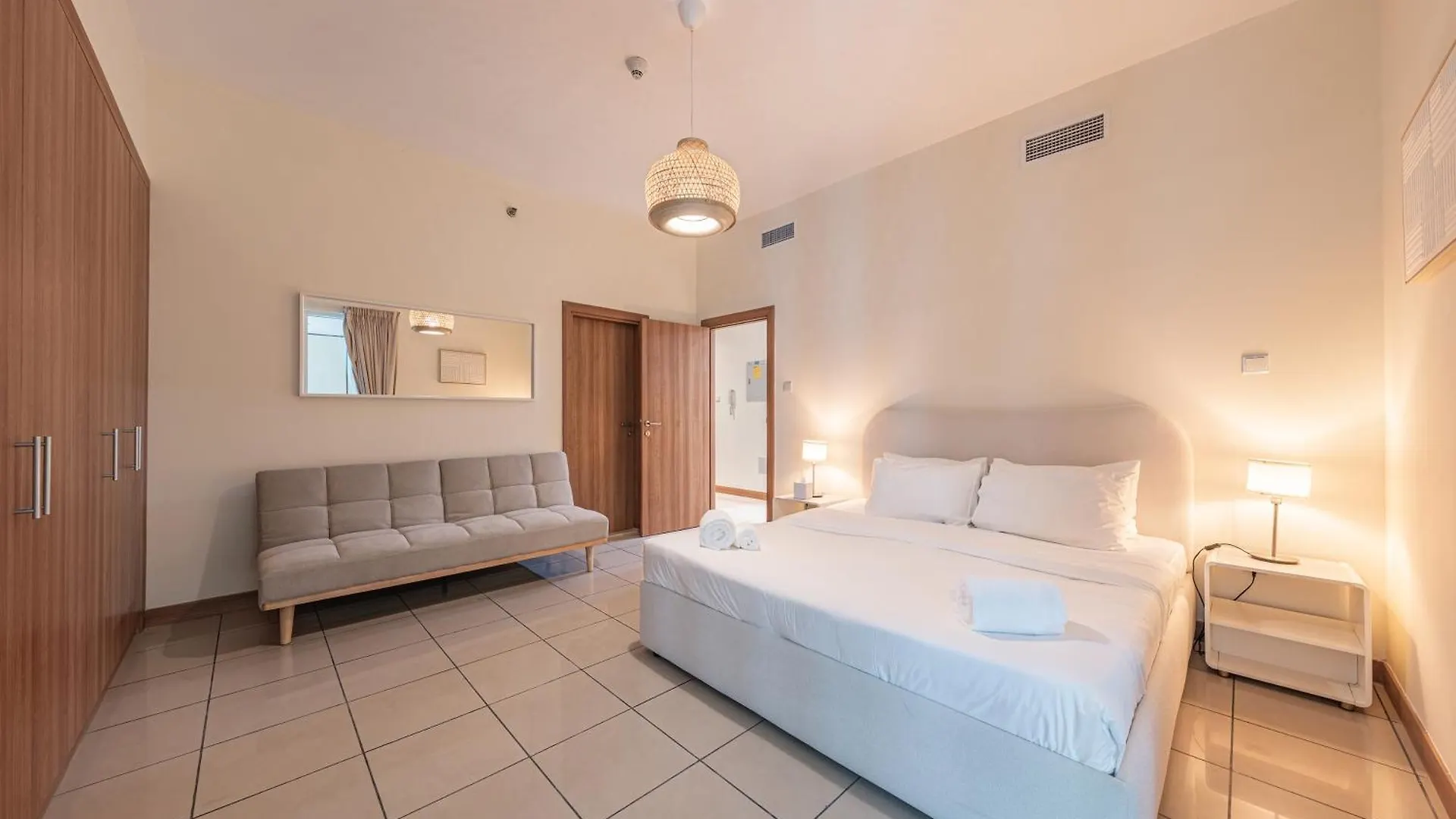 Spacious Upgraded & Elegant - 1Br Dubai United Arab Emirates